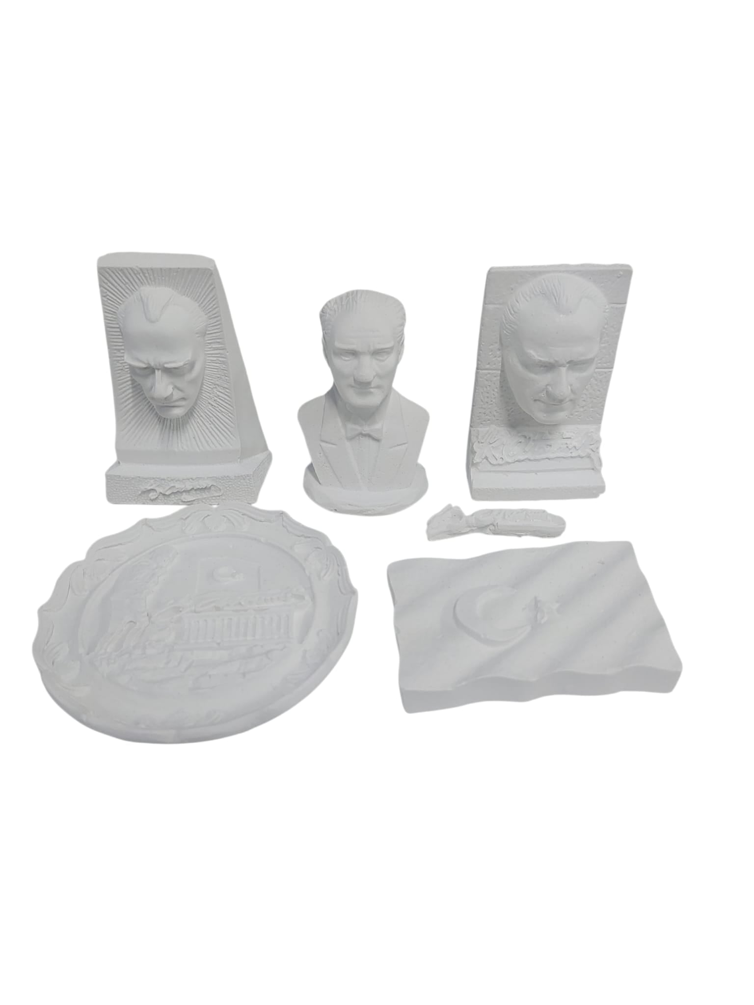 Atatürk Büstleri ve Türk Bayrağı Seti 6 Parça